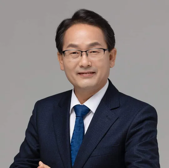 康准铉