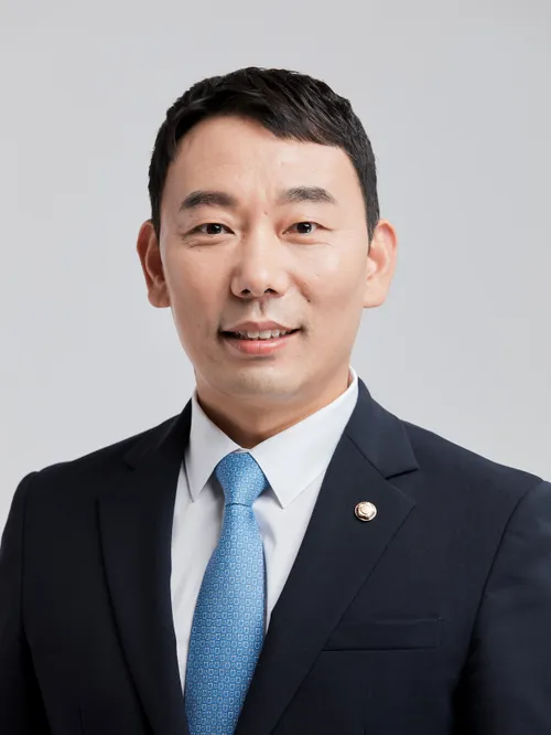 Kim Yong-min