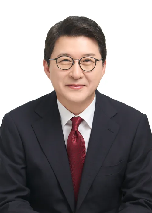 Shin Dong-wook
