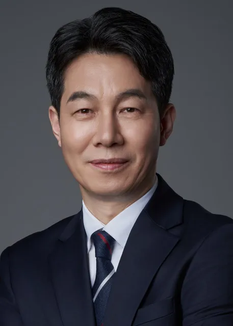 Yoon Kun-young