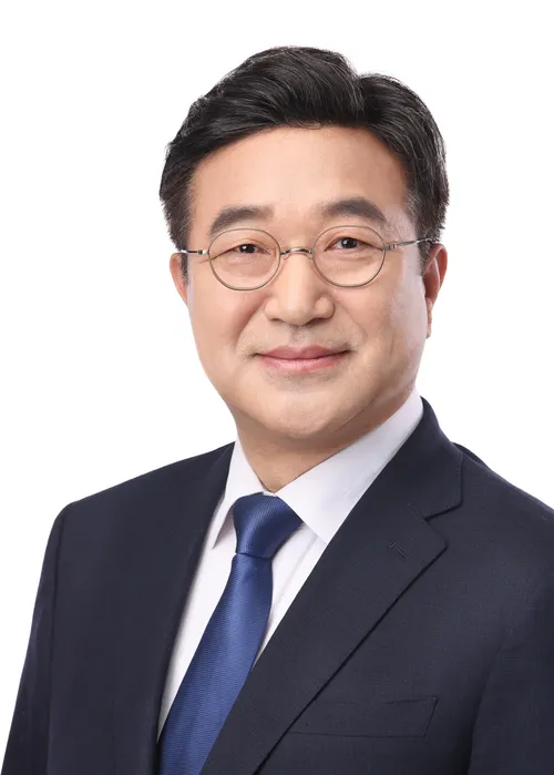 Yoon Ho-jung