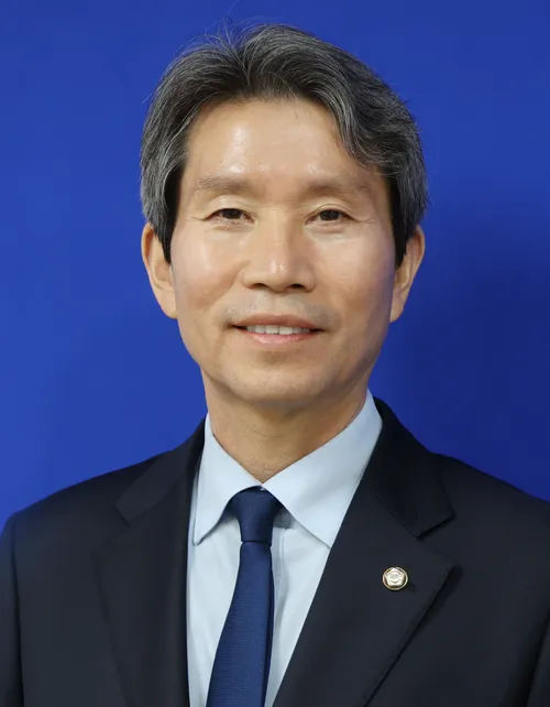 Lee In-young
