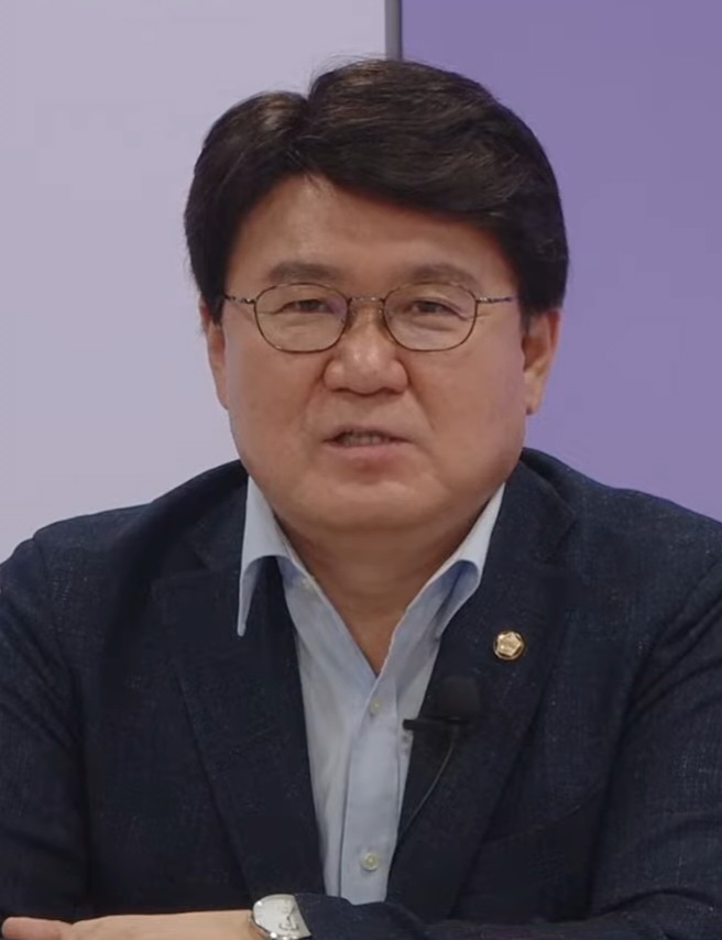 Hwang Woon-ha