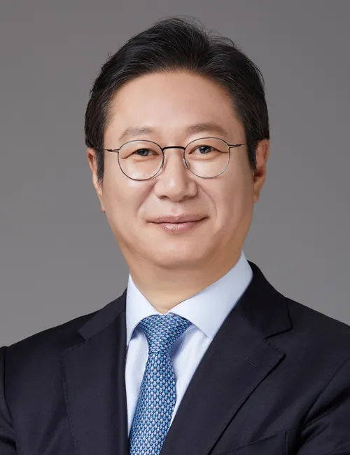 Hwang Hee